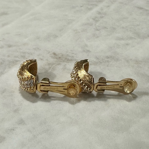 Authentic Christian Dior Rhinestone Earring metal EUC
Dior - Picture 6 of 11
